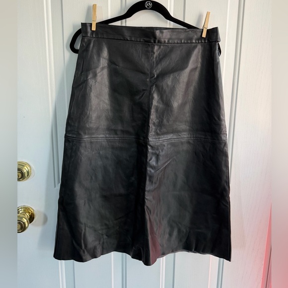 H&M Dresses & Skirts - H&M Black 🖤  Size 10 Faux Leather Midi Skirt Women’s 🖤Back Zip & Snap Closure